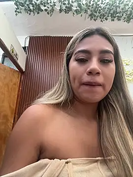 Snapshot of Kimmiebellarie chatting on 05-29-26, 12:58 Kimmiebellarie online show from 05-29-26, 12:58