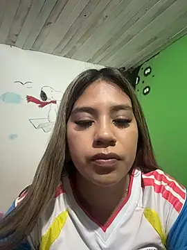 Snapshot of Kimmiebellarie chatting on 06-27-26, 10:59 Kimmiebellarie online show from 06-27-26, 10:59