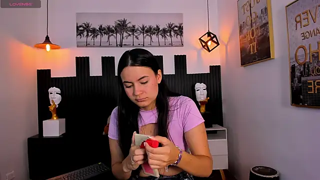 rosaleia  online show from 04-15-26, 08:20