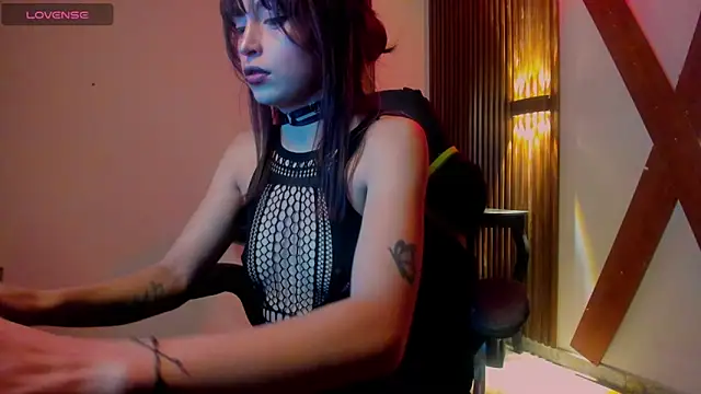 Snapshot of kanao1404 chatting on 06-16-26, 06:05 kanao1404 online show from 06-16-26, 06:05