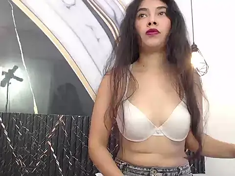 Vanessa Lune online show from 04-30-26, 12:44