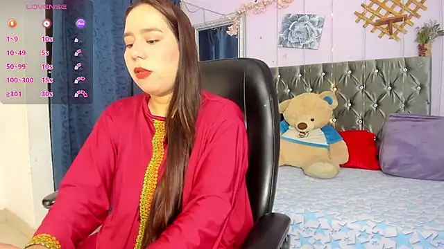 AlanaSaadi  online show from 04-18-26, 12:42