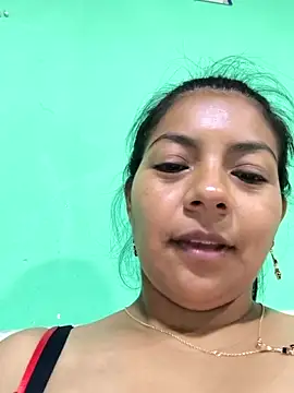Snapshot of Tamaraxxx_hot chatting on 05-29-26, 04:43 Tamaraxxx hot online show from 05-29-26, 04:43