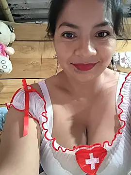 Snapshot of Tamaraxxx_hot chatting on 06-21-26, 12:02 Tamaraxxx hot online show from 06-21-26, 12:02