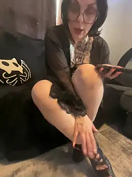 AmalaHexx online show from 04-12-26, 10:48