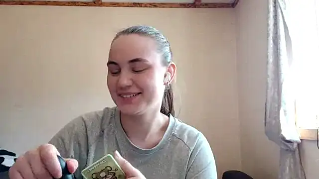 RoxanneStuard online show from 04-25-26, 07:11