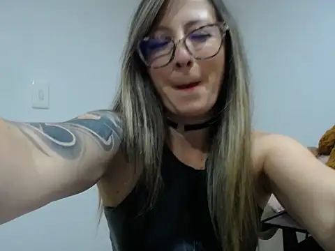 VALELUXX online show from 04-24-26, 11:18