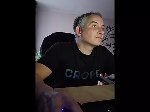 Piotr481 online show from 05-08-26, 04:56