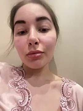 Doris2222 online show from 04-12-26, 07:19