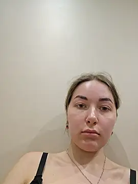 Doris2222 online show from 04-19-26, 07:49