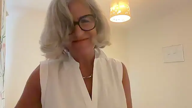 NaughtyMonicaUK online show from 06-11-26, 07:17