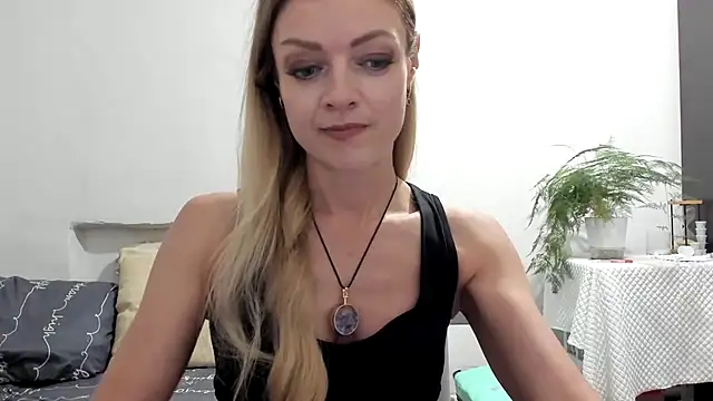 Snapshot of Severina7 chatting on 07-20-26, 07:38 Severina7 online show from 07-20-26, 07:38