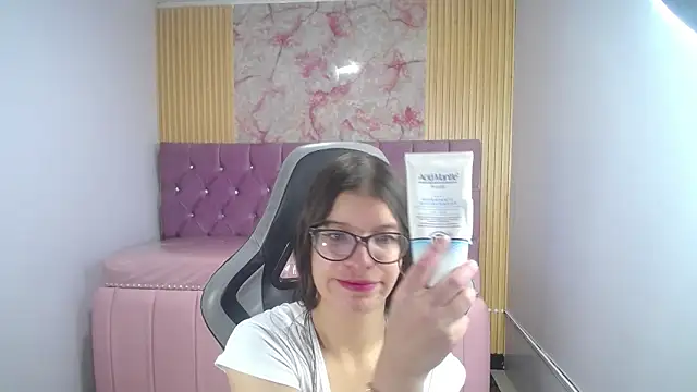 Kailee ch online show from 04-15-26, 01:07