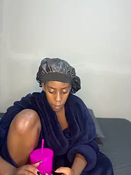 petite bee online show from 05-12-26, 07:33