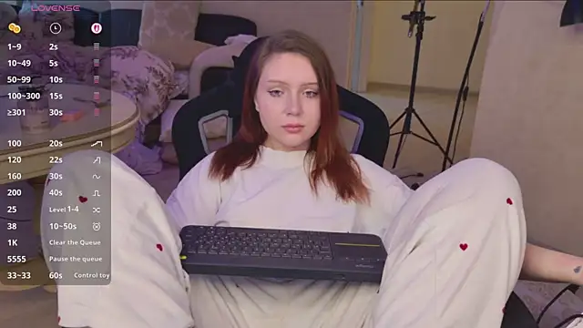YouHoldMee online show from 05-10-26, 05:45