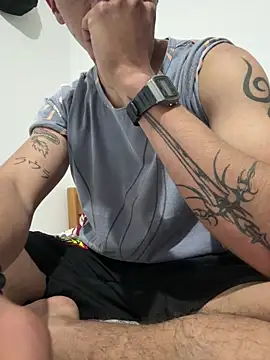 Snapshot of lorvali24 chatting on 04-13-26, 01:44 lorvali24 online show from 04-13-26, 01:44