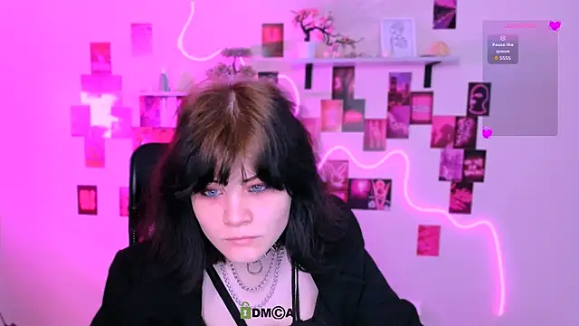 nikki kiss  online show from 04-23-26, 08:46