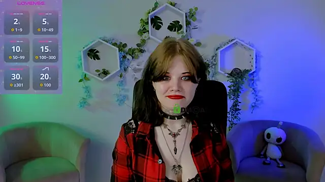 nikki kiss  online show from 07-06-26, 08:33