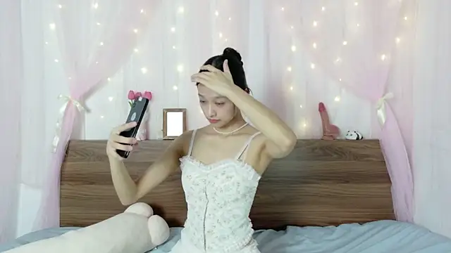 shy pink doll online show from 07-21-26, 03:36