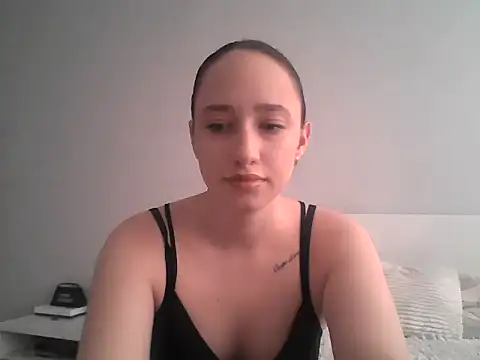 Snapshot of DarkMirel chatting on 04-28-26, 01:27 DarkMirel online show from 04-28-26, 01:27