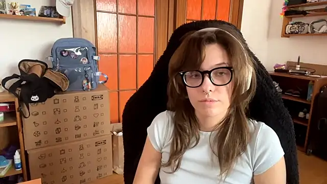 PillowPeachX online show from 04-20-26, 03:48