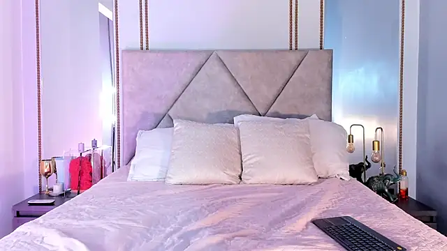 EmmaWilliammss online show from 06-08-26, 12:27