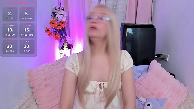 Snapshot of sweett_fire chatting on 06-16-26, 10:34 sweett fire online show from 06-16-26, 10:34