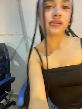 Snapshot of lia_ec chatting on 07-21-26, 12:18 lia ec online show from 07-21-26, 12:18