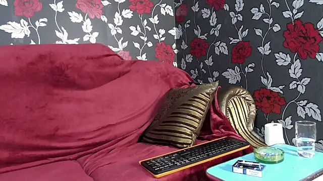 Snapshot of LiammJames chatting on 04-18-26, 07:58 LiammJames online show from 04-18-26, 07:58