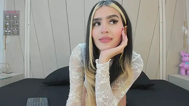 Sofia mercer online show from 04-28-26, 04:17