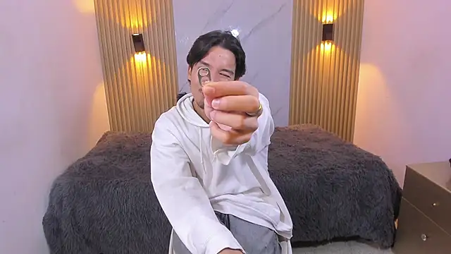 Iam OttoAndrew online show from 04-24-26, 03:09