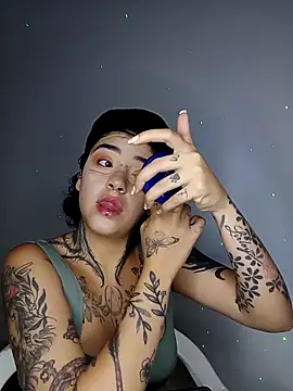 AteneaRockstar04 online show from 04-14-26, 07:42