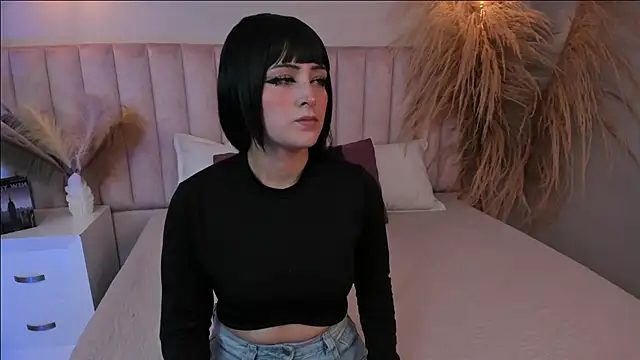 Darcy baker online show from 04-18-26, 03:10