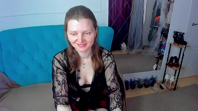 Snapshot of Liza__Evans chatting on 04-29-26, 02:15 Liza Evans online show from 04-29-26, 02:15