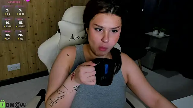 nicolewoss online show from 06-16-26, 03:20