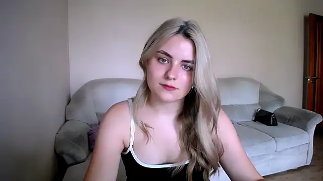 Snapshot of _shy_sabrina__ chatting on 07-04-26, 12:00 shy sabrina online show from 07-04-26, 12:00