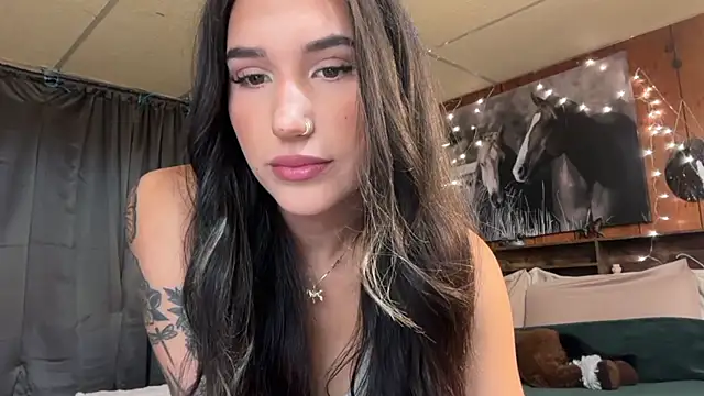 Snapshot of ella2sweet chatting on 06-26-26, 01:04 ella2sweet online show from 06-26-26, 01:04