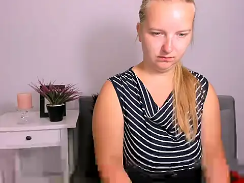 RoseTeacherX online show from 07-20-26, 06:17