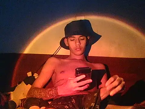 Kisandrel online show from 04-22-26, 02:40