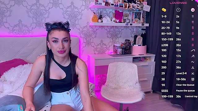 MyNaomi online show from 04-19-26, 06:10