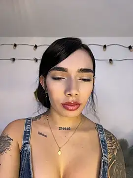 milasantana  online show from 07-12-26, 03:03