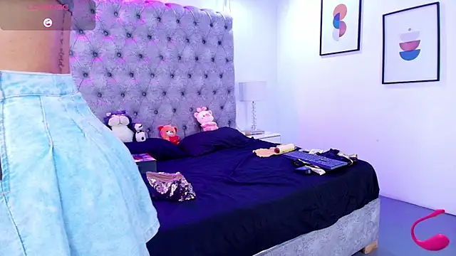 Zoe M00n online show from 06-04-26, 07:42