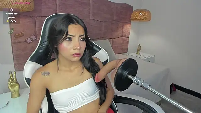 scarleth-maison online show from 04-21-26, 07:50