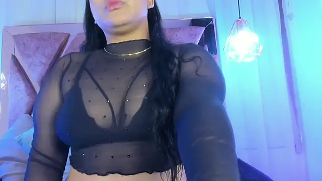 Curvy Luna  online show from 04-22-26, 07:04