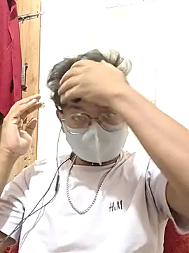 Snapshot of hot_boy995 chatting on 05-24-26, 04:45 hot boy995 online show from 05-24-26, 04:45