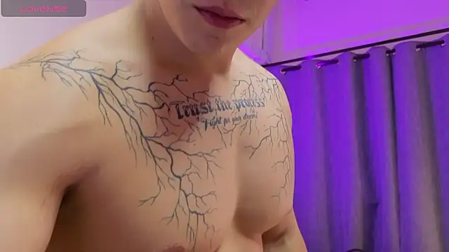 ASHTON HILS online show from 06-19-26, 01:21