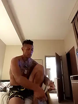 Snapshot of Daddyb00m chatting on 04-15-26, 08:21 Daddyb00m online show from 04-15-26, 08:21