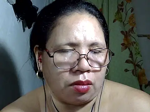 HottyCurlyPeanut online show from 05-22-26, 07:52