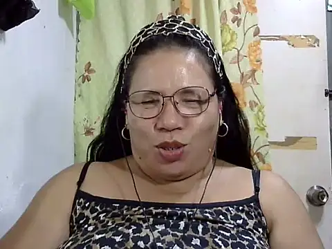 HottyCurlyPeanut online show from 06-15-26, 05:26