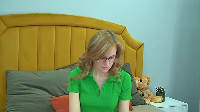 Snapshot of GraceHudsons chatting on 05-15-26, 04:19 GraceHudsons online show from 05-15-26, 04:19